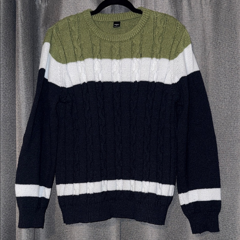 MANFINITY Men's Olive, White, and Navy Crewneck Sweater